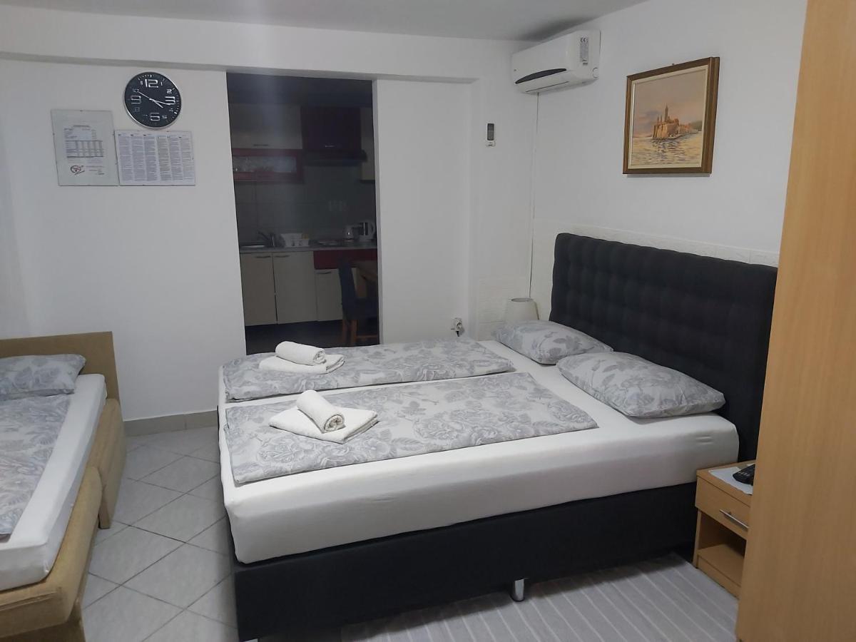 Apartmani I Sobe Mara Palit Buitenkant foto