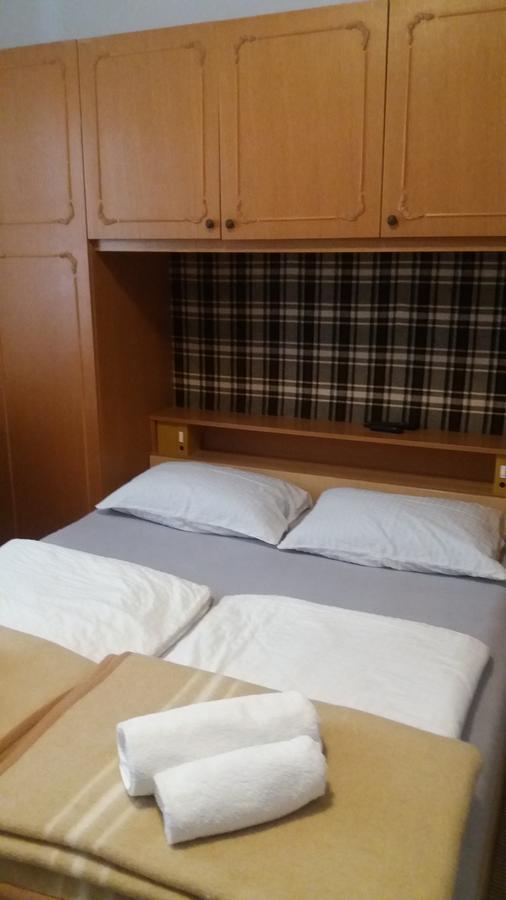 Apartmani I Sobe Mara Palit Buitenkant foto